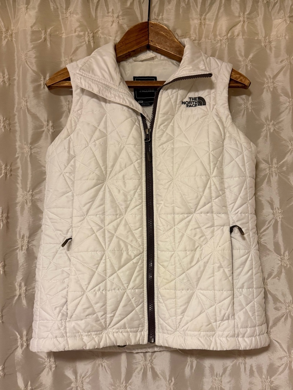 The North Face White Quilted Insulated Puffer Vest Womens